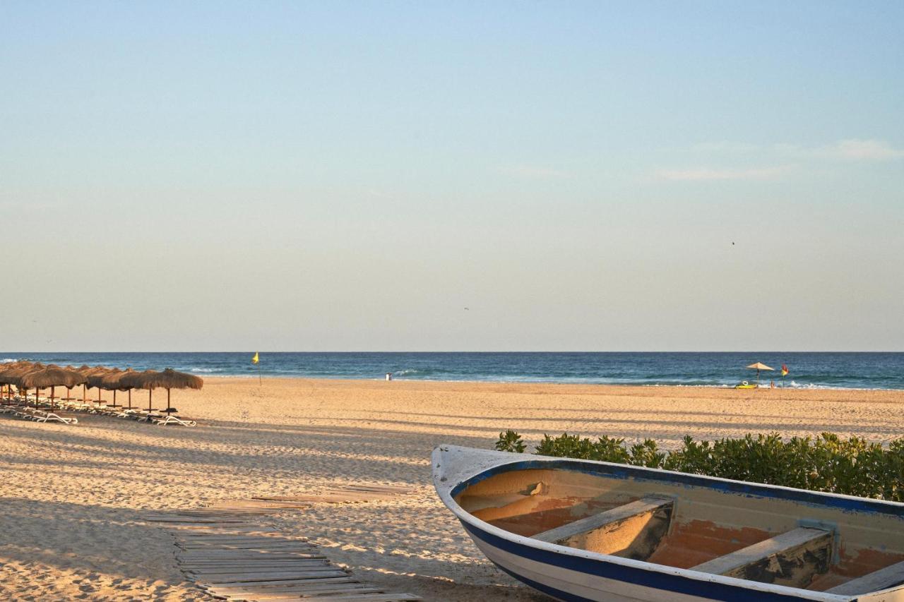 Fanar Hotel & Residences Salalah Exterior photo Beach in the city of Cabo del Rey