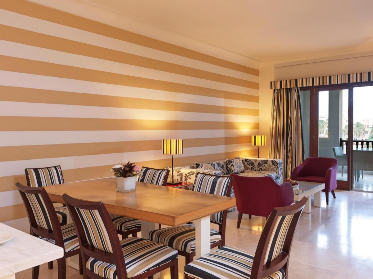 Fanar Hotel & Residences Salalah Exterior photo A suite at the hotel